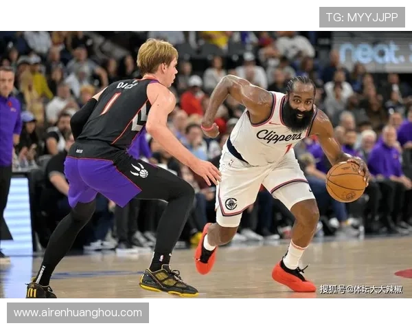 快船本赛季仍有希望小卡信心满满称还有62场比赛待战