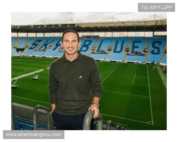 英媒报道班福德与兰帕德重聚考文垂训练昔日切尔西队友再续情谊